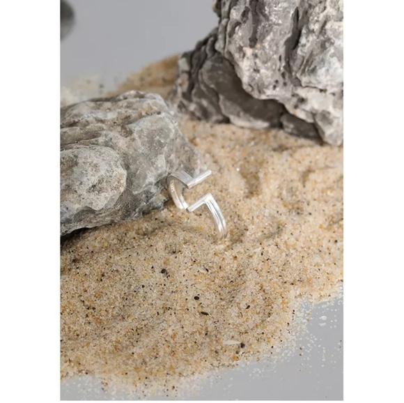 NEW Bar Ring | 18k Gold Plated - Picture 6 of 9